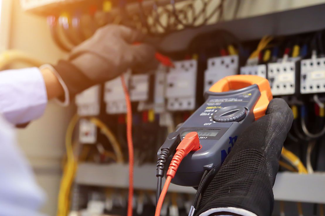 DGUV Vorschrift 3 und die Prüfung ortsfester elektrischer Anlagen: Das müssen Sie wissen