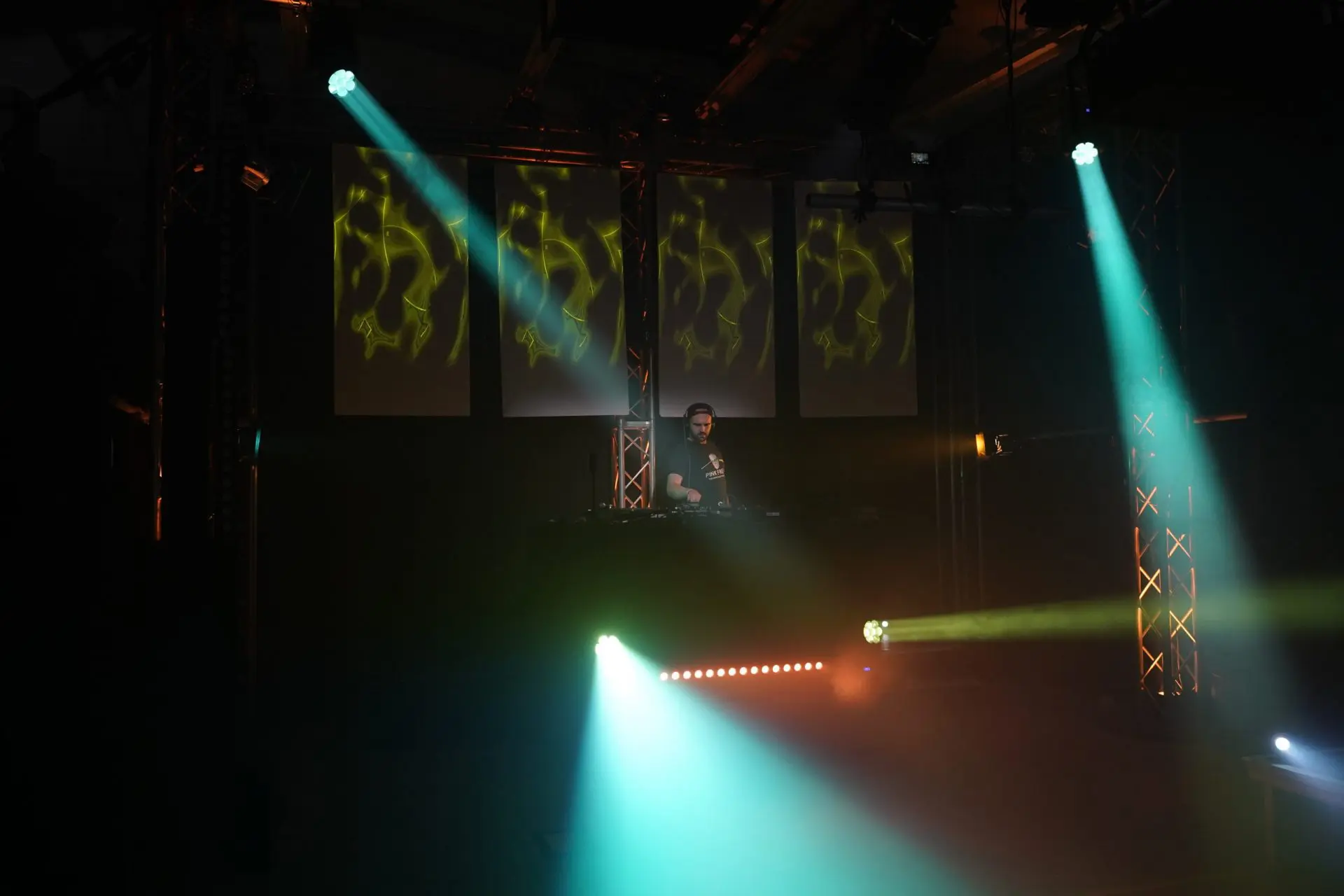 Warum Lichttechnik mieten Münster für Ihr Event ideal ist
