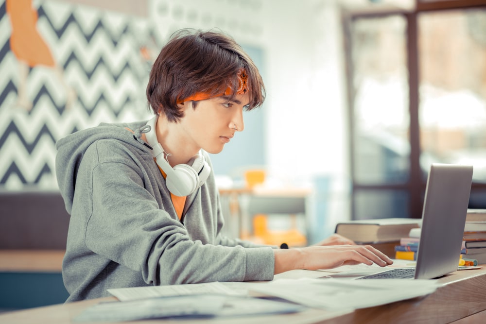 Nutze deinen Online arbeiten Nebenjob bei Coco257 für digitale Aufgaben und Produkttests, die du entspannt erledigen kannst